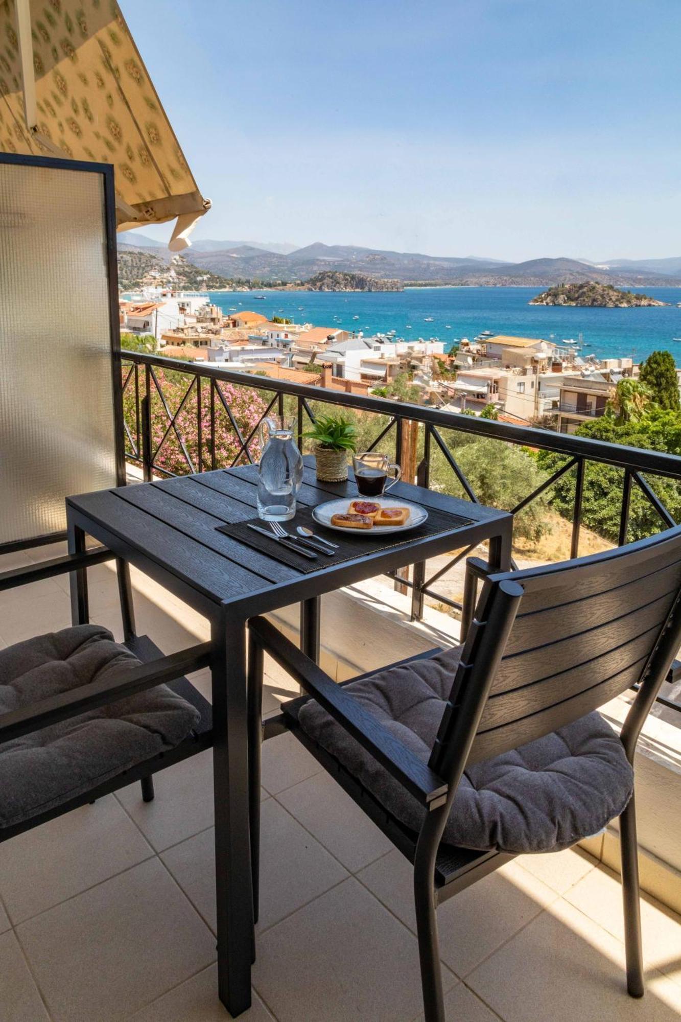 Islet View Apartment Толон Екстериор снимка